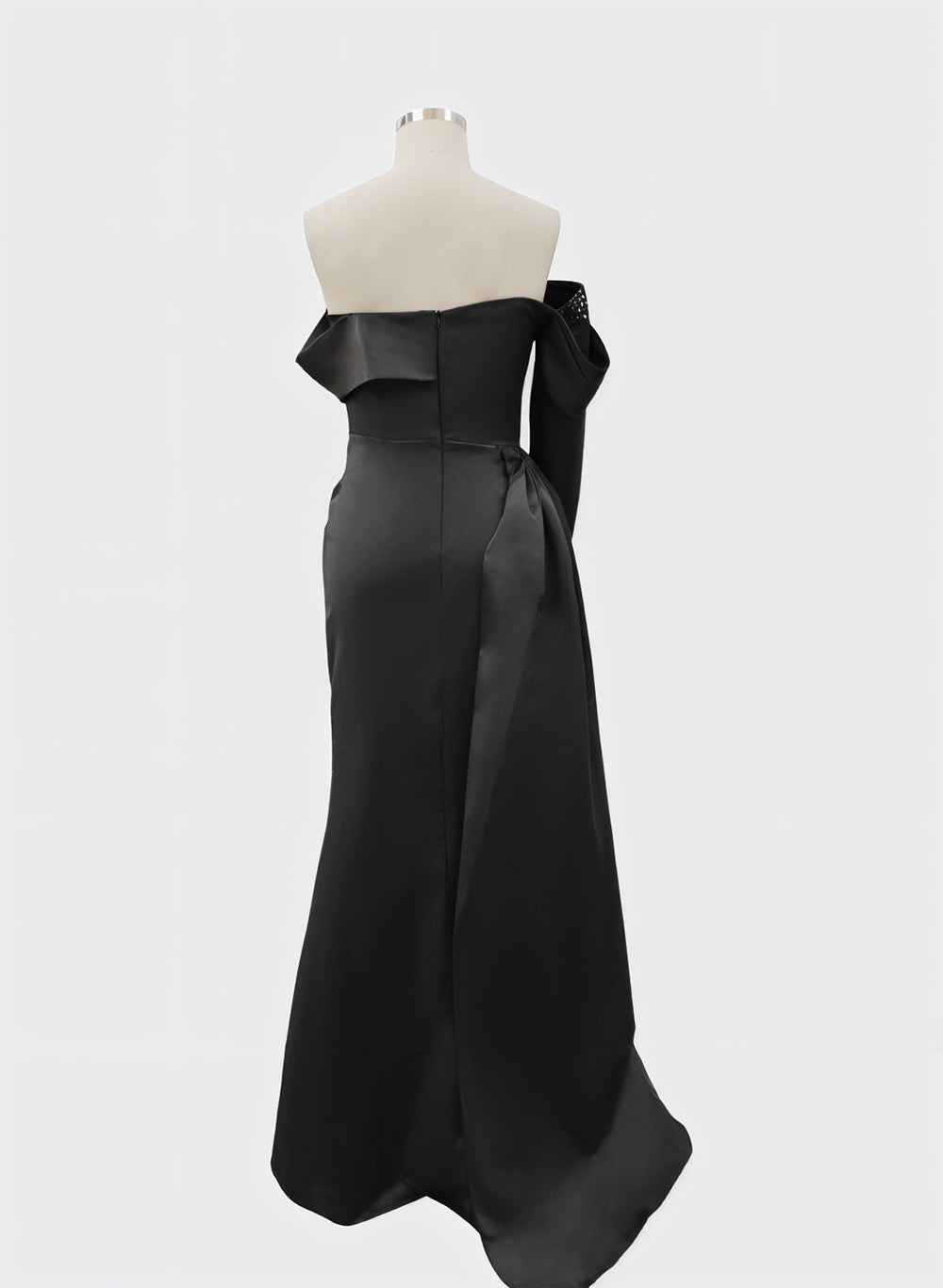 Column Off-The-Shoulder Long Sleeves Satin/Sequined Wedding DressesColumn Off-The-Shoulder Long Sleeves Satin/Sequined Wedding DressesColumn Off-The-Shoulder Long Sleeves Satin/Sequined Wedding DressesColumn Off-The-Shoulder Long Sleeves Satin/Sequined We