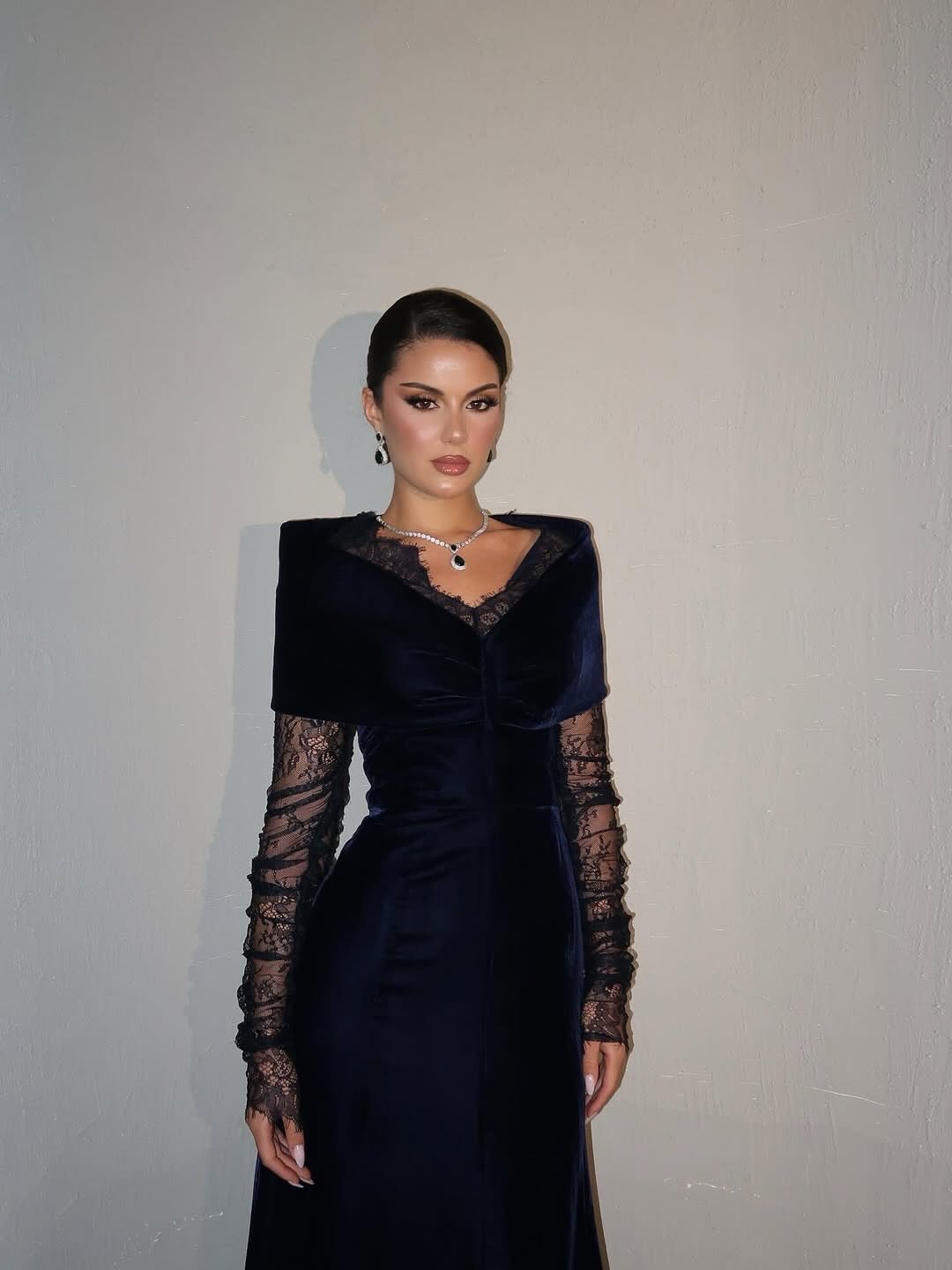 Elegant V-Neck Lace Long Sleeve A-Line Evening Dress Ankle-Lenght