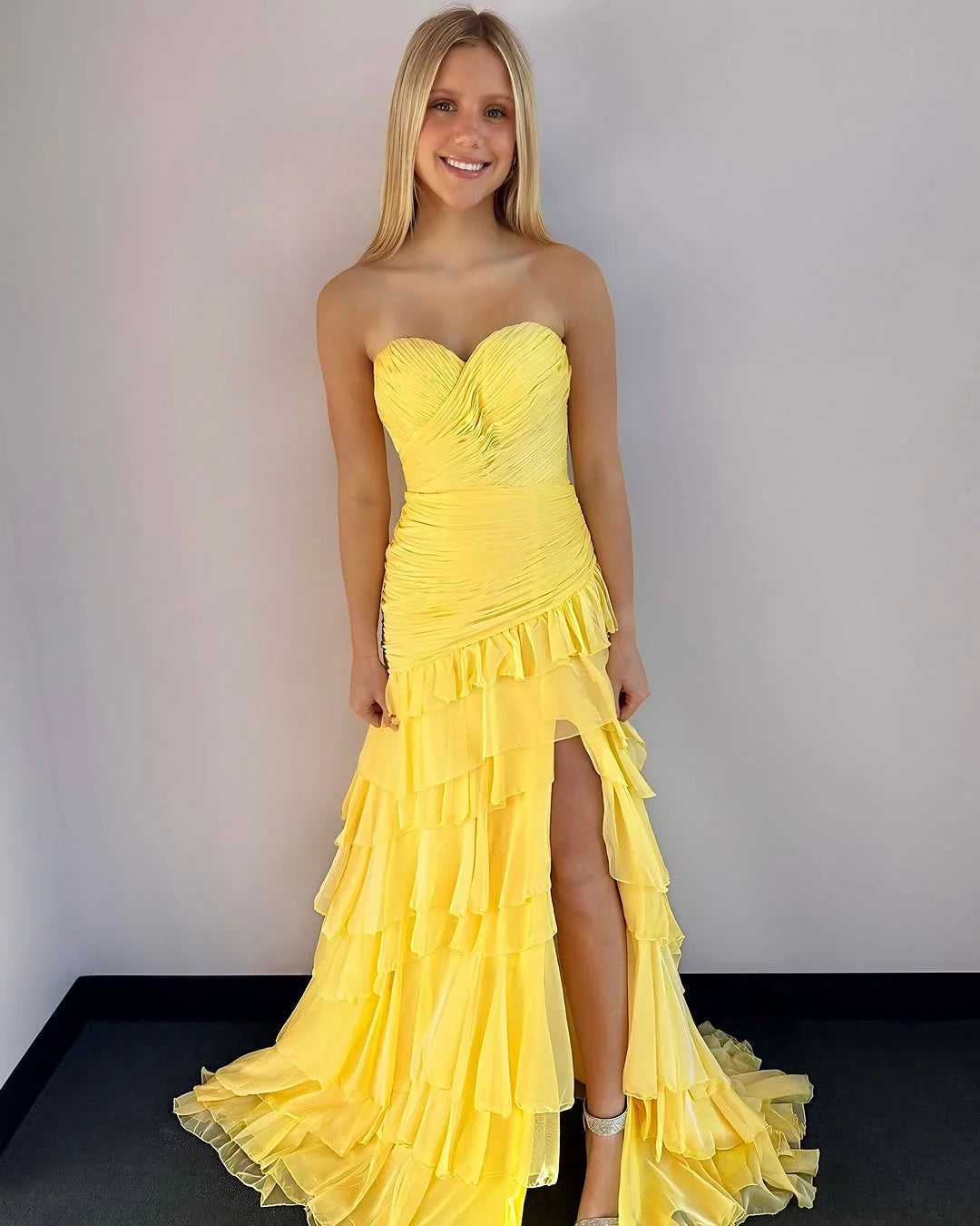 Yellow Lovely Sweetheart Split Chiffon Pleated Prom Dress