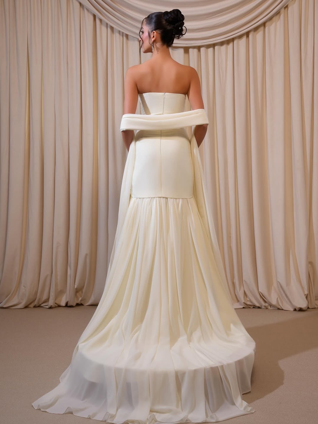 Sweetheart Beaded Elegant Pleated Sleeveless Prom Dress With Scarf