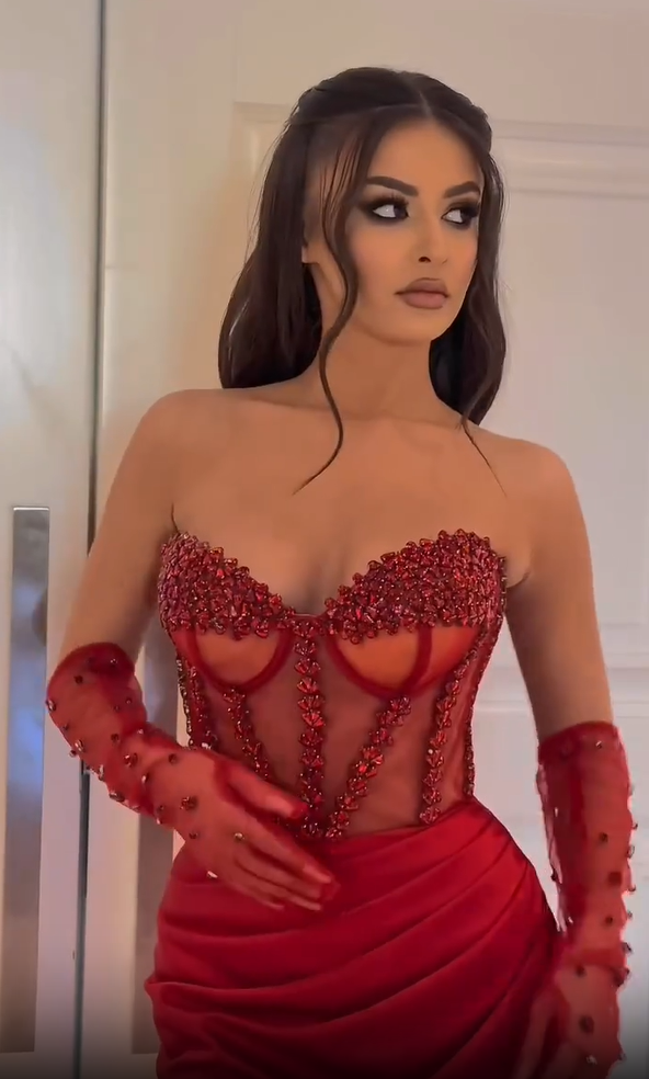 Red Beaded Sweetheart Gorgeous Prom Dress With Gloves