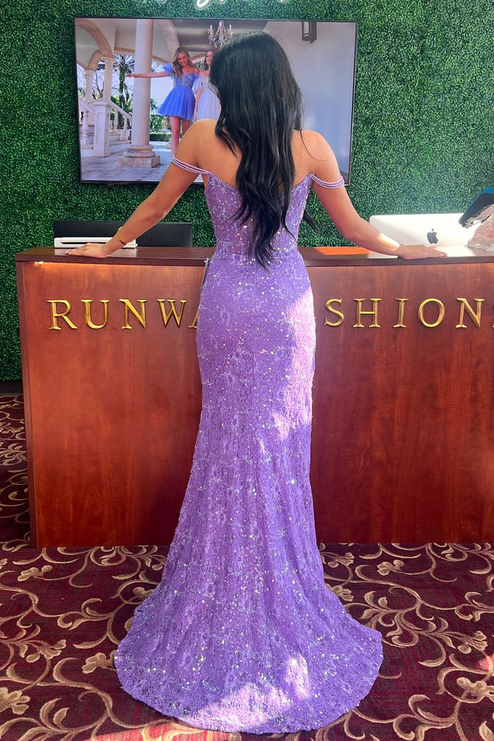 Charming Mermaid Scoop Neck Purple Lace Long Prom Dress