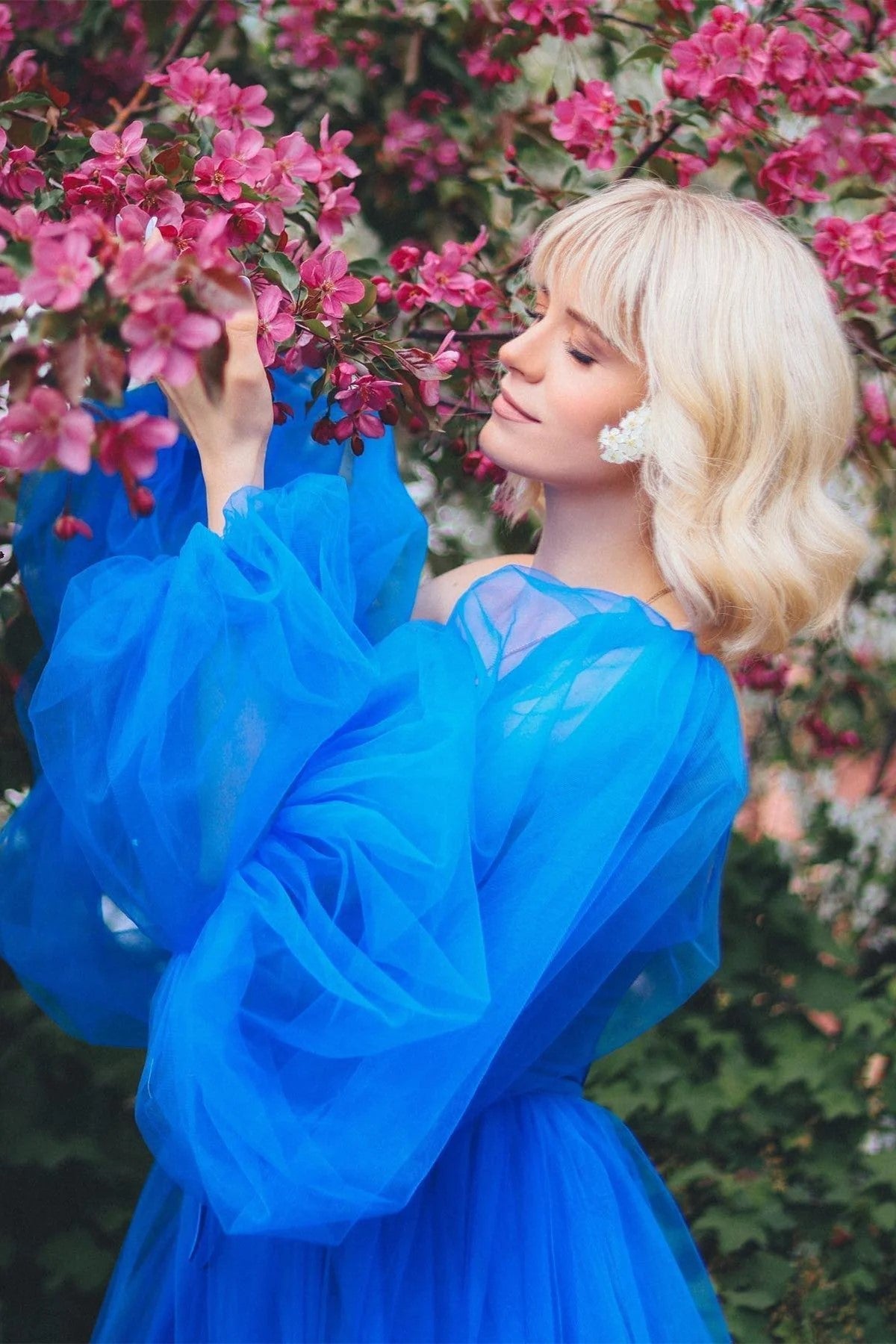 Blue Lace Applique Illusion Sleeves Tulle Long Prom Dress