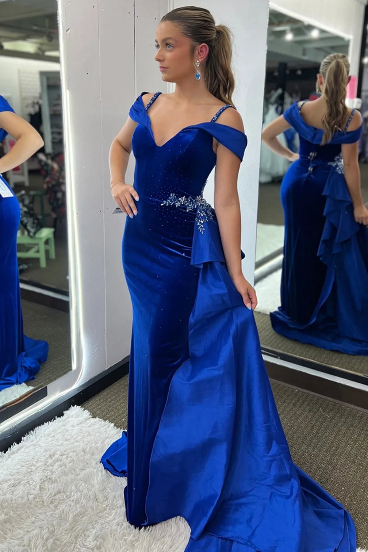 Off the Shoulder Mermaid Royal Blue Velvet Long Prom Dresss
