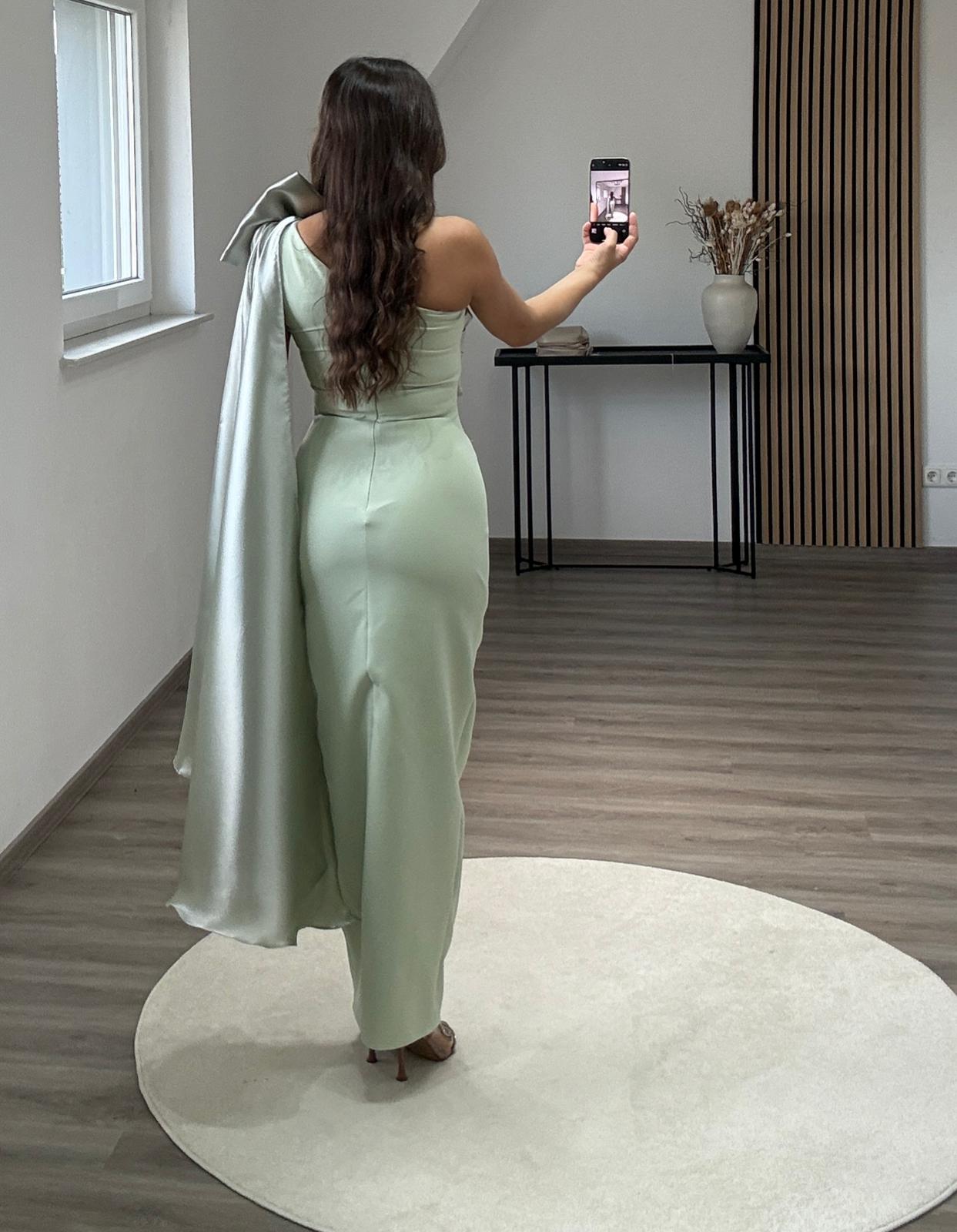 Elegant Sheath Off-Shoulder Ruched Floor-Length Satin Evening Dress