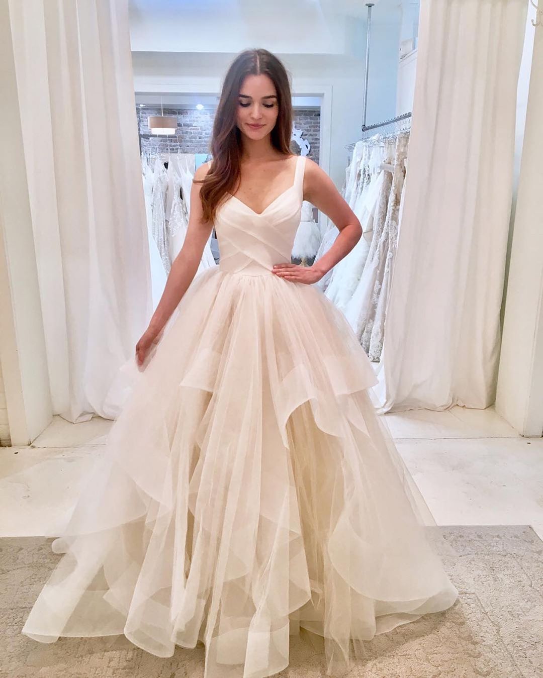 V-Neck Straps Sleeveless Floor-Length Tulle Pleated Tiered Wedding Dress