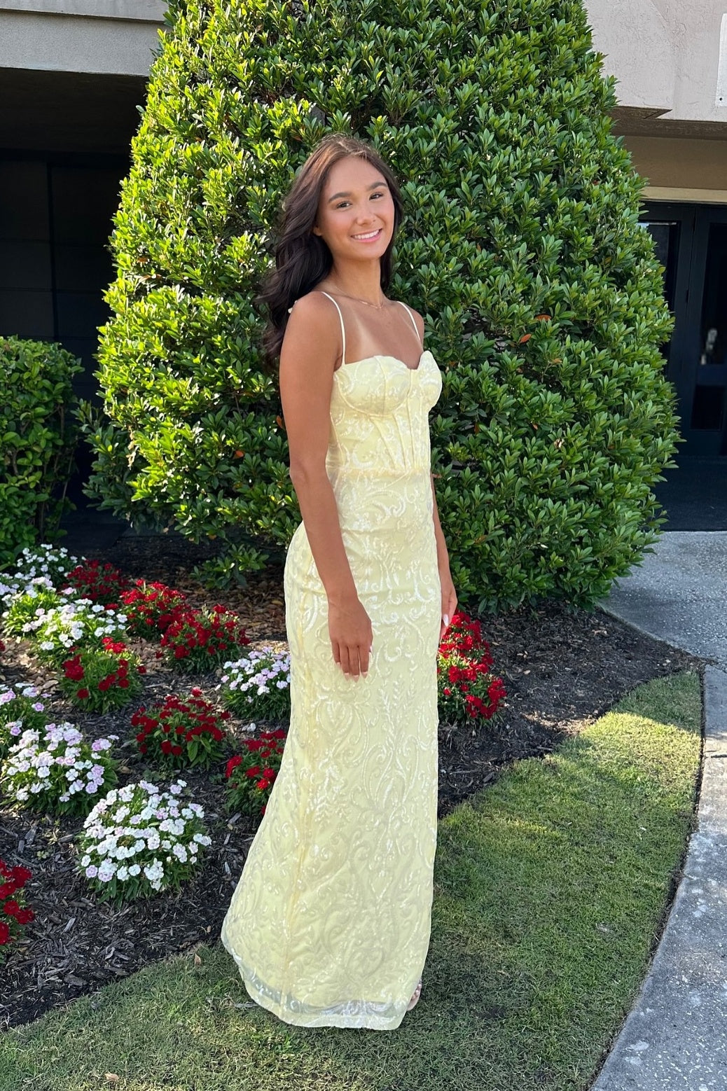 Elegant Straps Yellow Sequin Appliques Fitted Long Dress