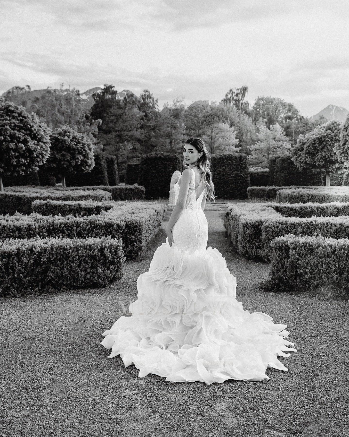 White Mermaid Spaghetti Straps Sleeveless Beaded Lace Wedding Dress