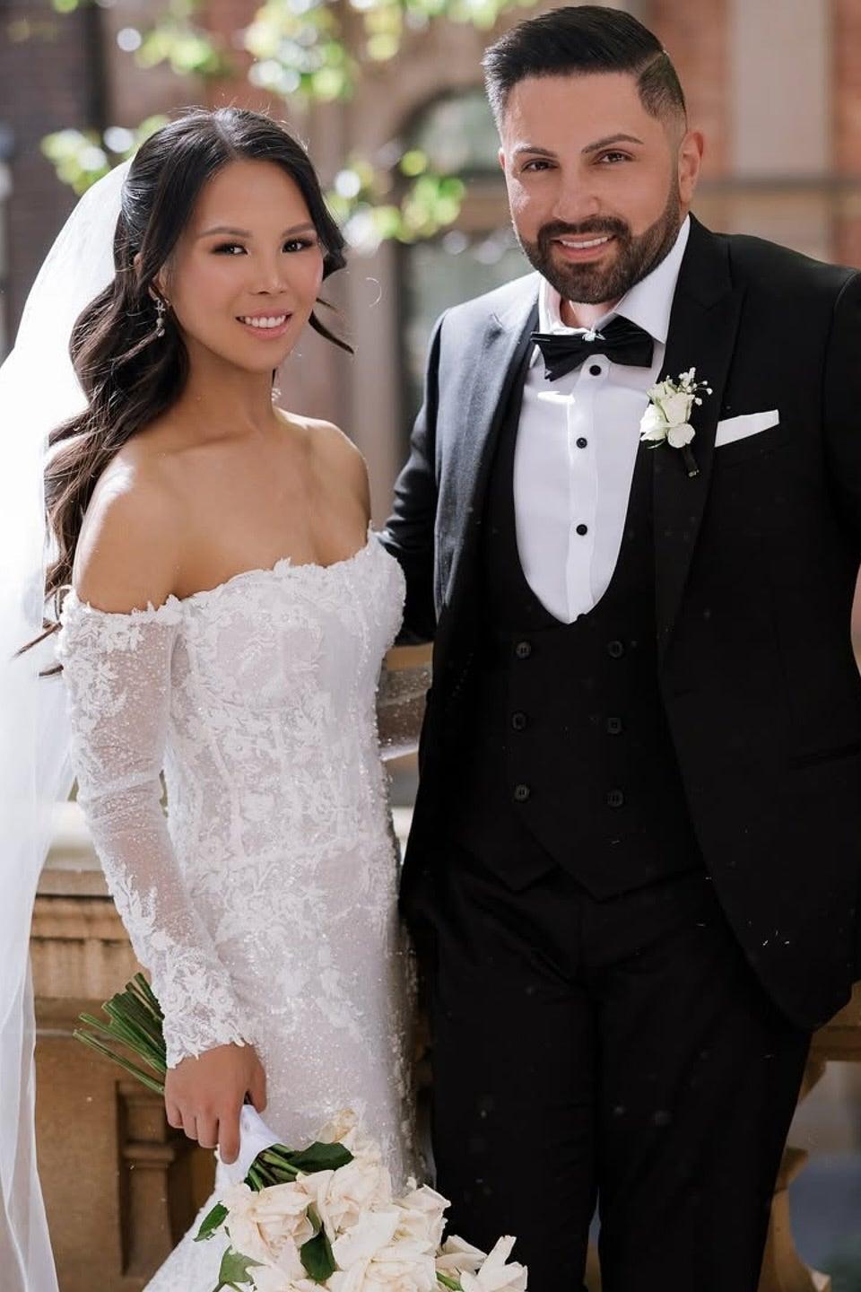 White Wedding Dress Mermaid Strapless Off The Shoulder Beaded Lace Sleeves Cathedral Train Tulle Bridal Gown