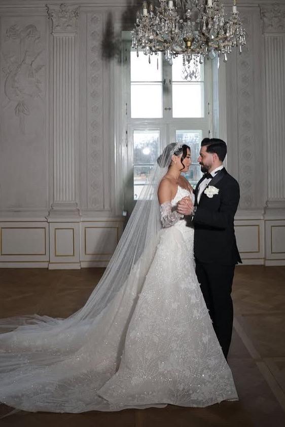 White Wedding Dress Mermaid Strapless Sleeveless Lace Bridal Gown With Detachable Panel Train