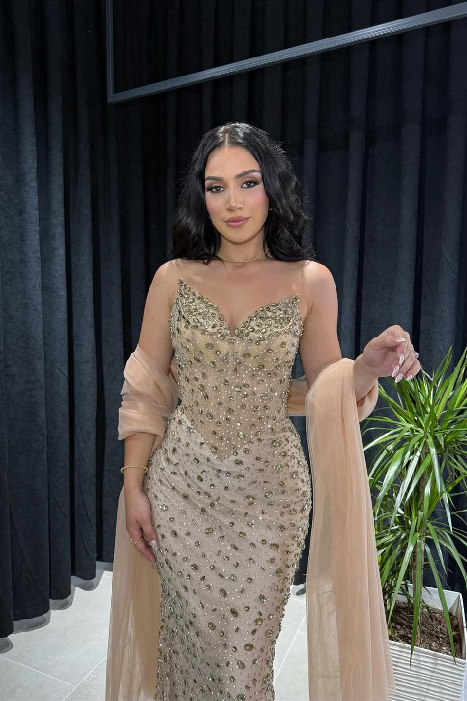 Timeless Strapless Sleeveless V-Neck Prom Dress