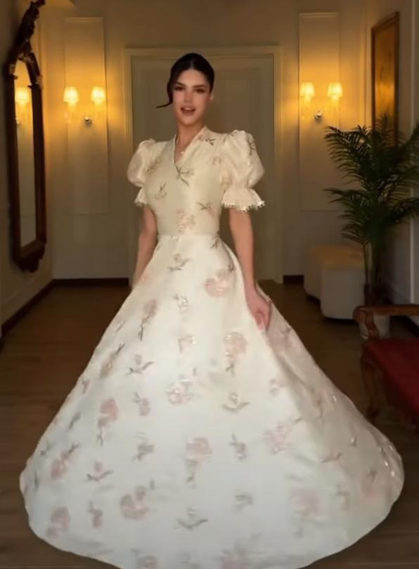 Embroidered V-Neck Puff Sleeve Ball Gown