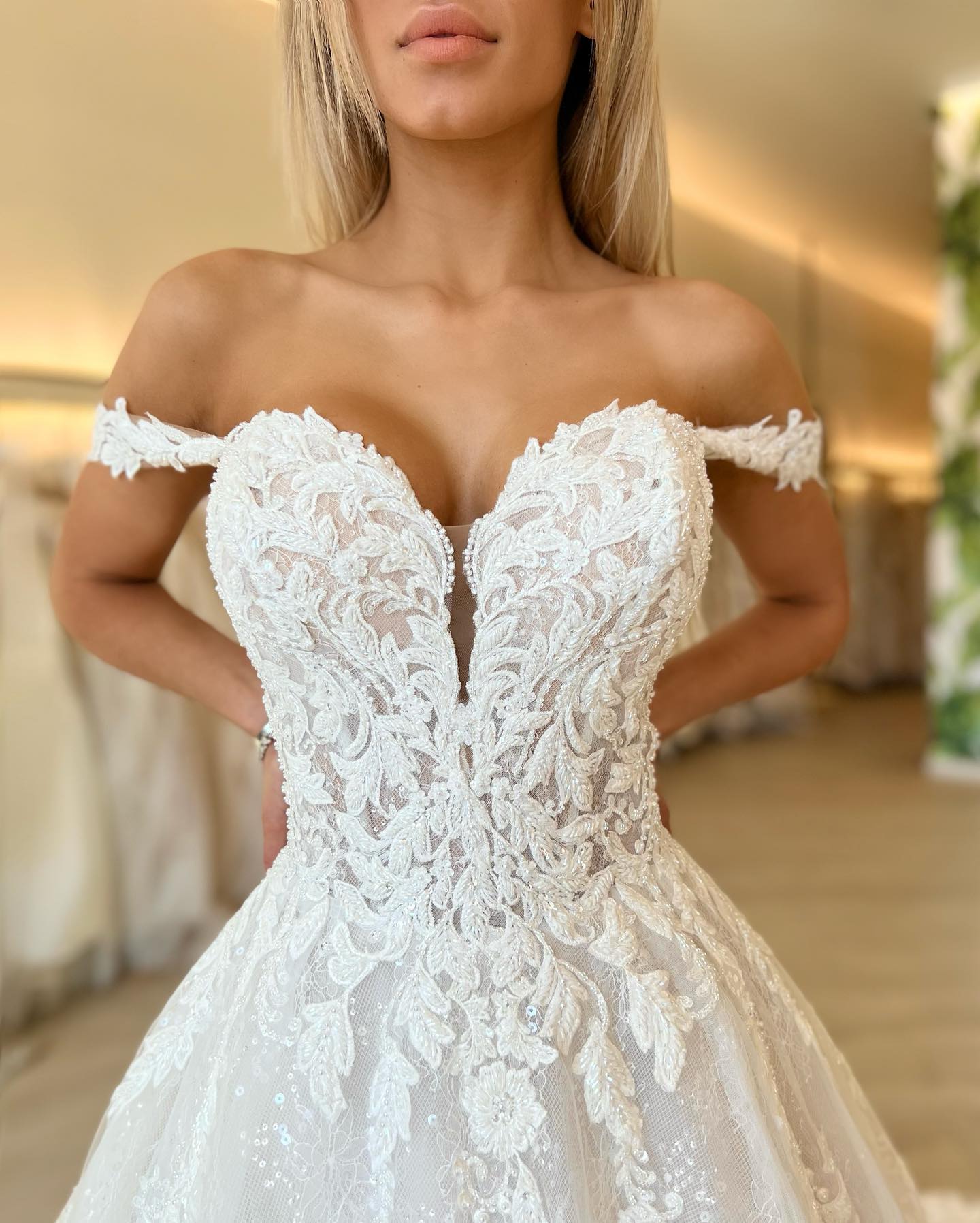 Off-the-Shoulder Sweetheart A-Line Lace Wedding Dress