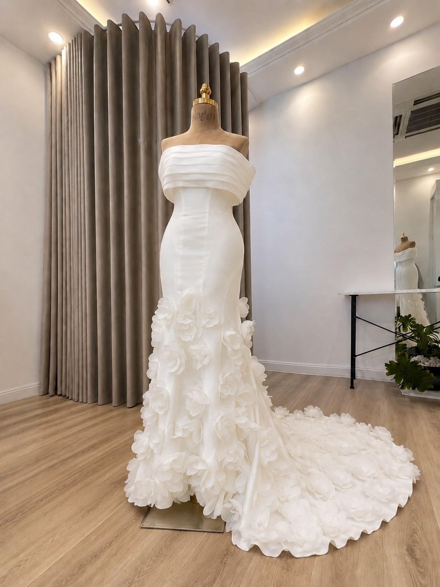 Strapless Mermaid Wedding Dress with 3D Floral Train