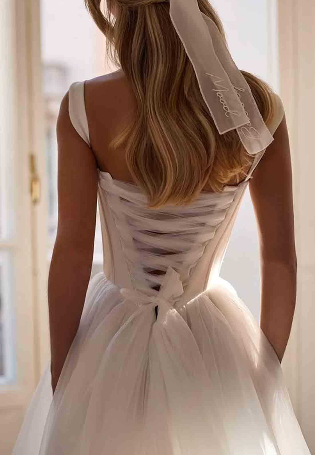 Tulle Empire Sweetheart Cap Straps Crisscross Back A-Line Court Train Wedding Dresses