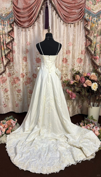 Spaghetti Straps Long Elegant Wedding Dress