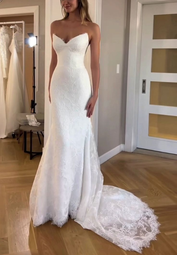 Mermaid V Neck Lace Long Wedding Dress