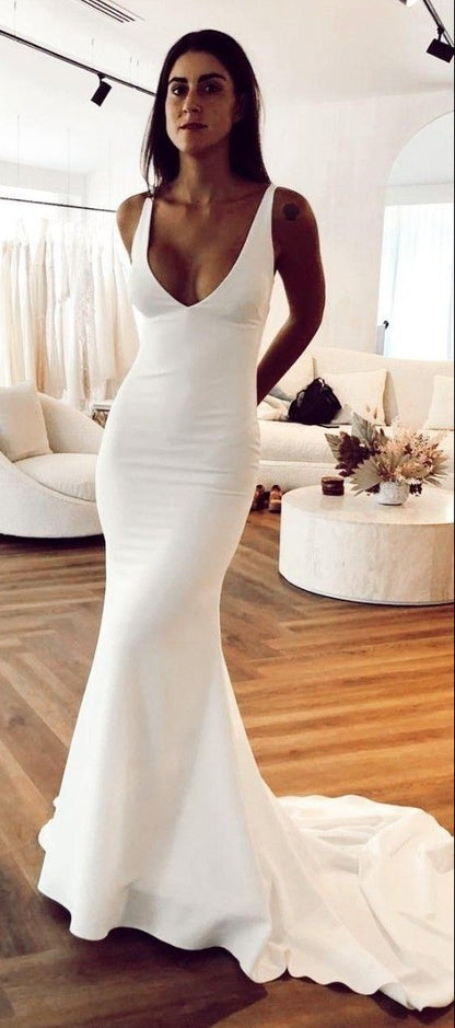 Elegant Mermaid V-Neck Long Wedding Dress