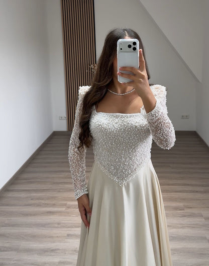 Long Sleeves V-Neck Lace Evening Dress