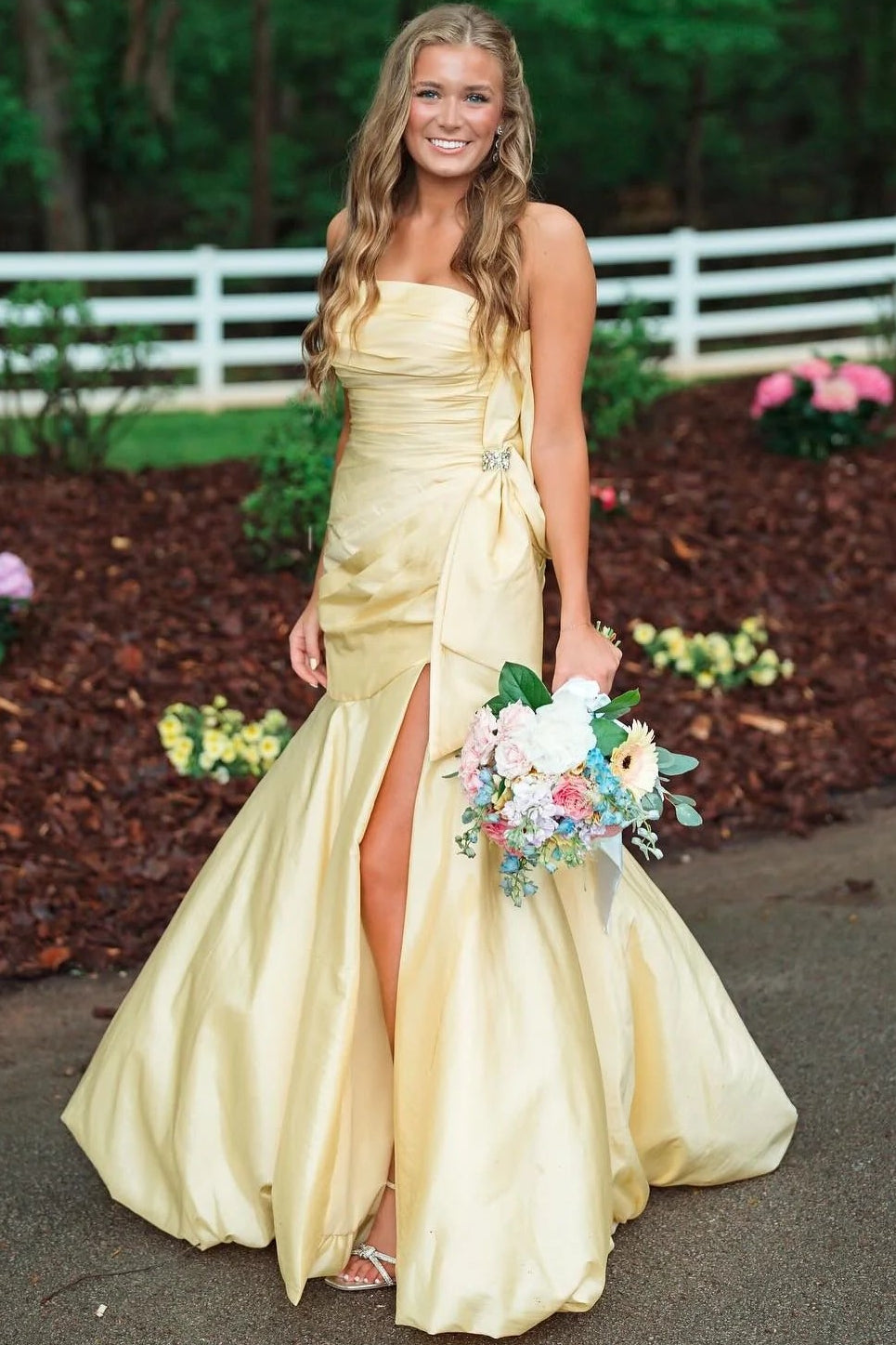 Off-Shoulder Sleeveless Satin Pleated Mermaid Prom Dress