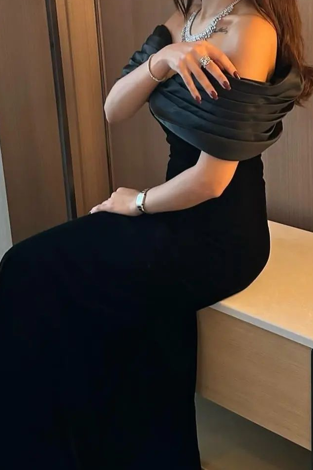 Off-Shoulder Sleeveless Floor-Length Pleated Satin Mermaid Evening Dress