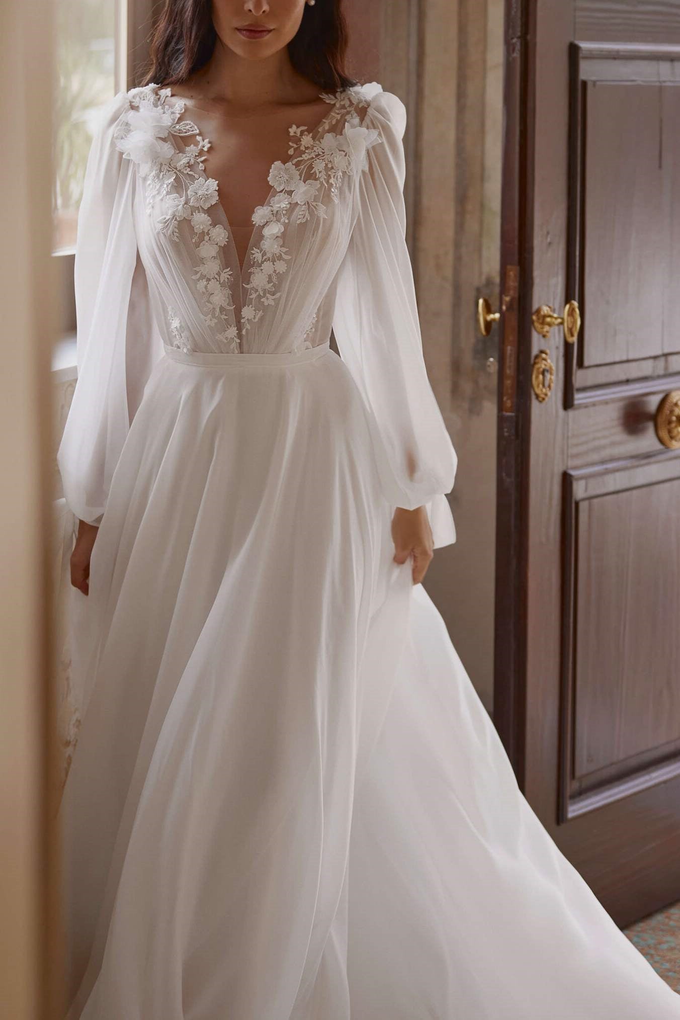 Deep V-Neck Long-Sleeves Applique Tulle Pleated A-Line Wedding Dress