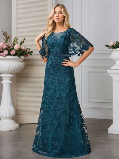 A-line Scoop Neck Floor-Length Lace Evening Dress With Appliques