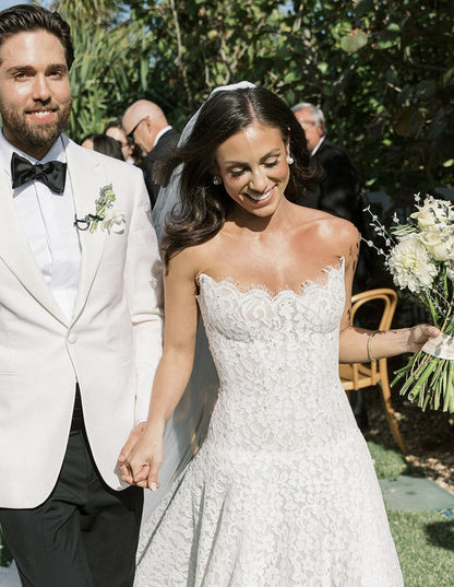 Long White A-line Strapless Lace Sleeveless Wedding Dress