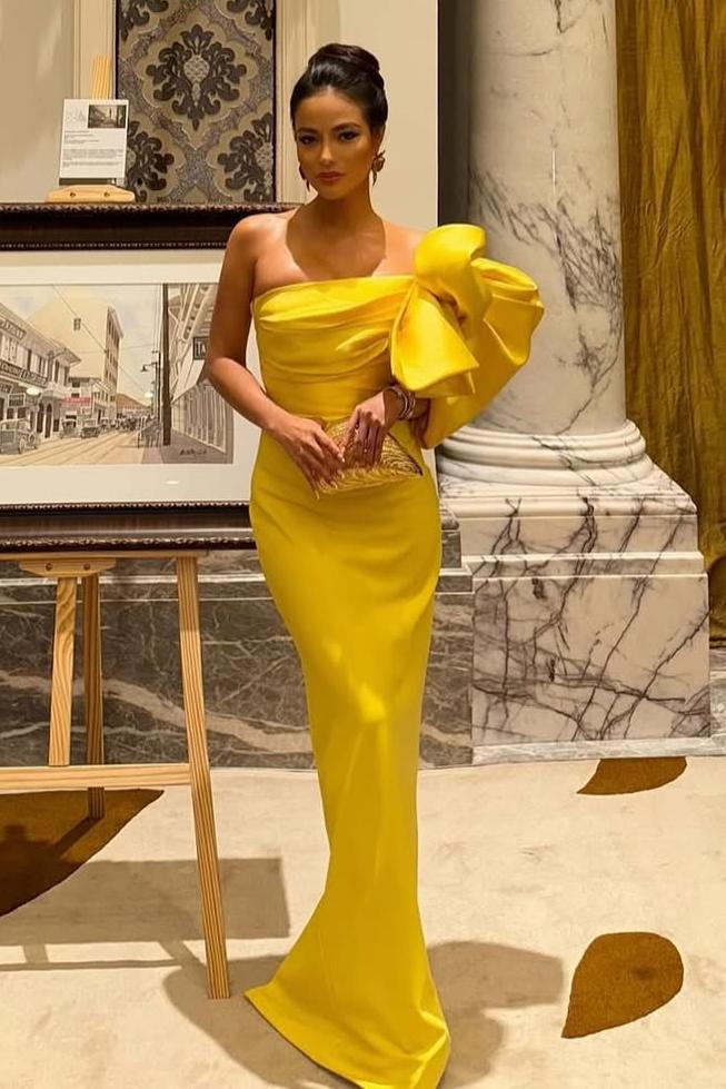 Chic Strapless Sleeveless Long Mermaid Prom Dress With Pleated