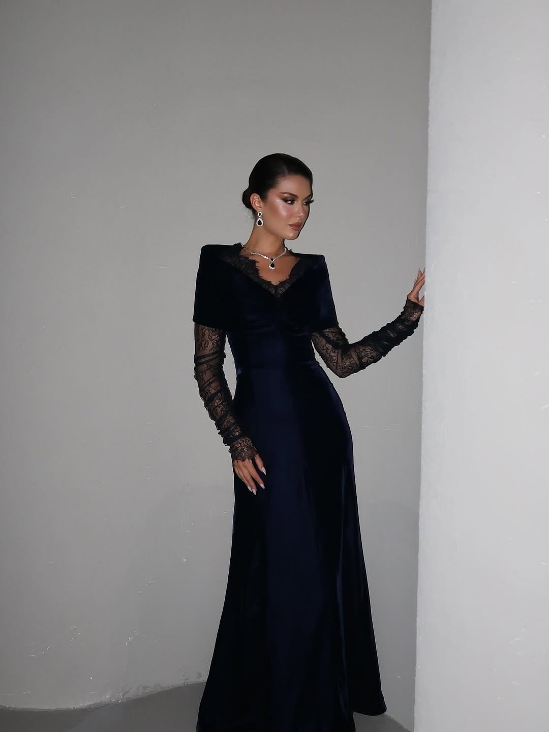 Elegant V-Neck Lace Long Sleeve A-Line Evening Dress Ankle-Lenght