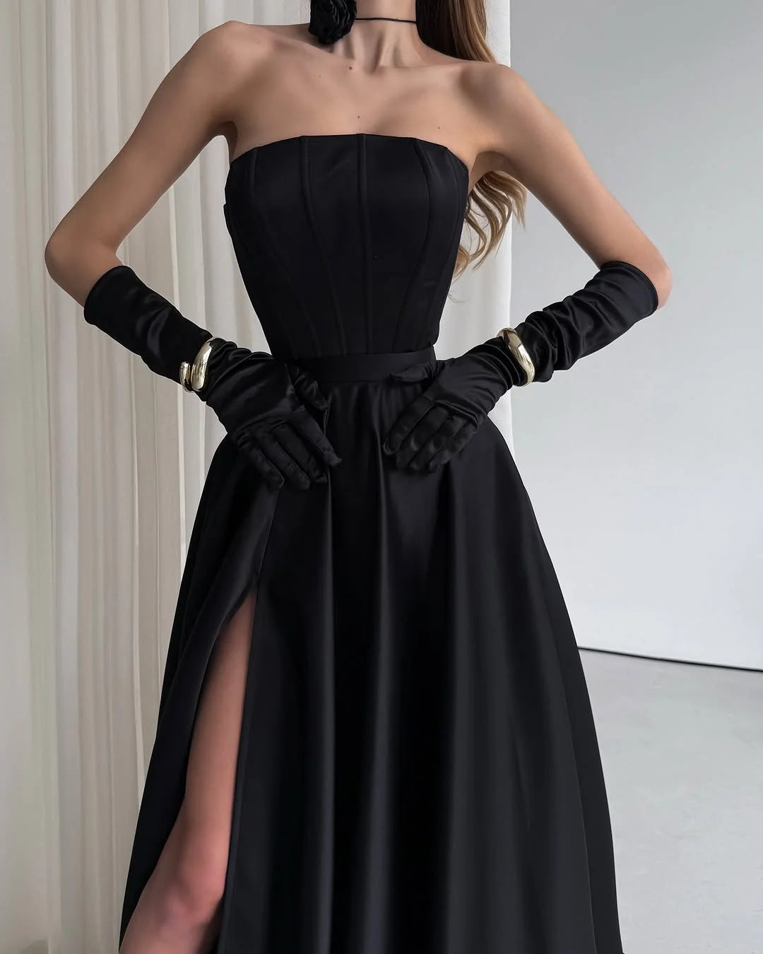 Black Charming Strapless Split Prom Dress With Neck