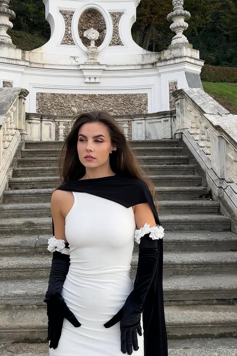 Sleeveless Mermaid Long Prom Dress With Pleated Gloves