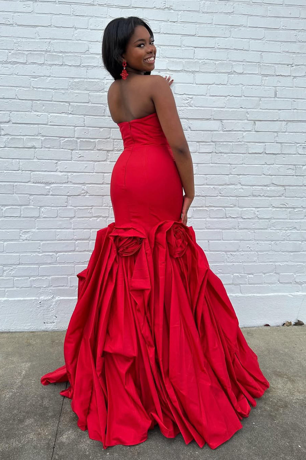 Cute Mermaid Sweetheart Red Satin Long Prom Dress