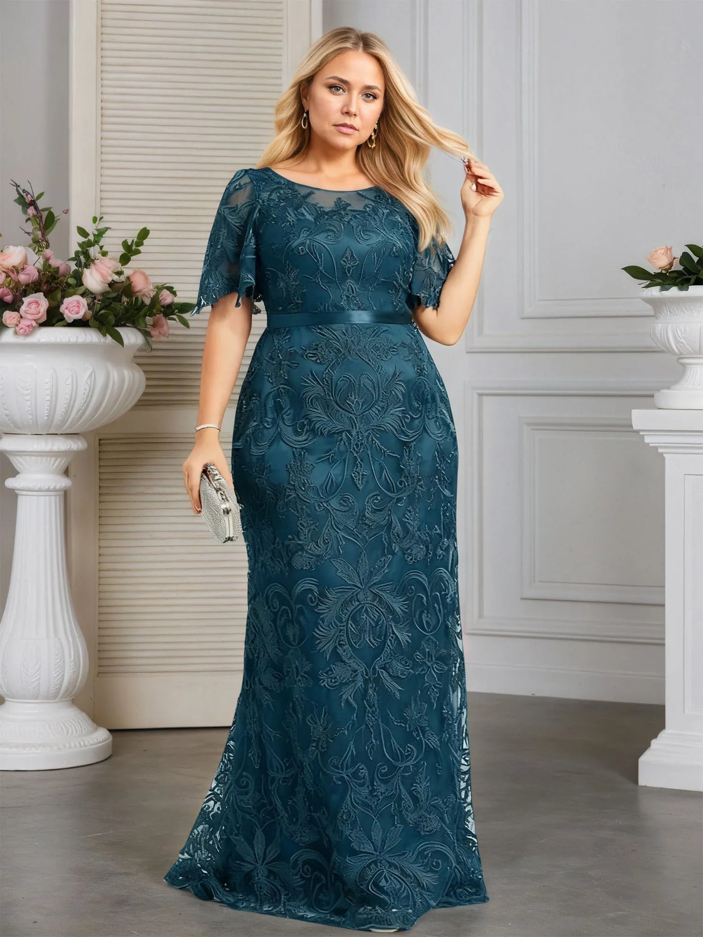 A-line Scoop Neck Floor-Length Lace Evening Dress With Appliques