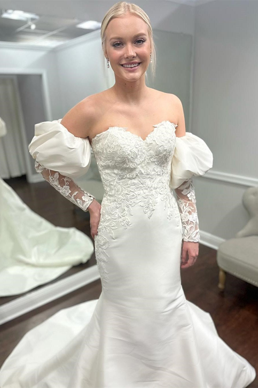 White Appliques Strapless Trumpet Wedding Dress