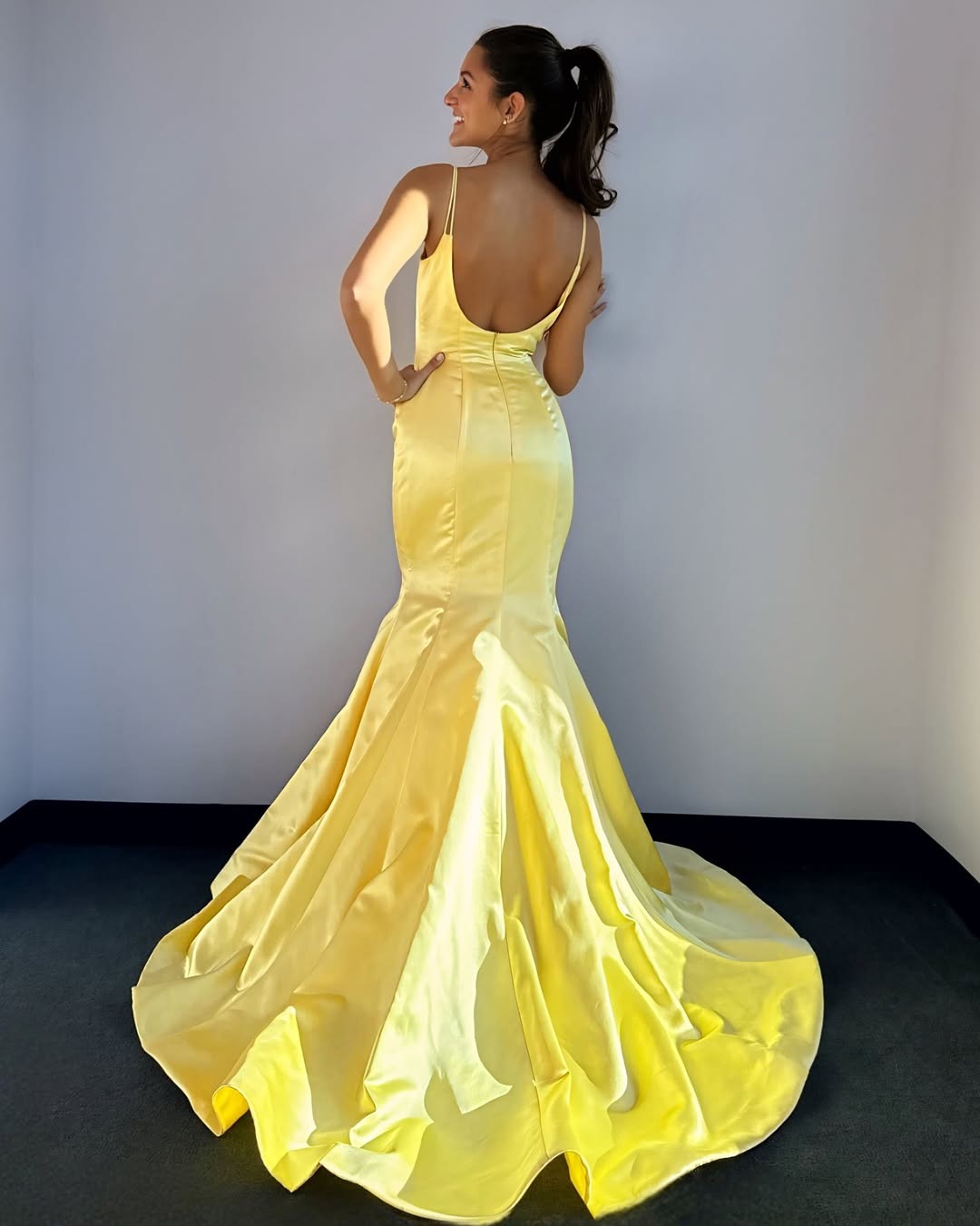 Scoop-Neck Mermaid Satin Prom Dress Long Spaghetti Straps Party Gowns for Women