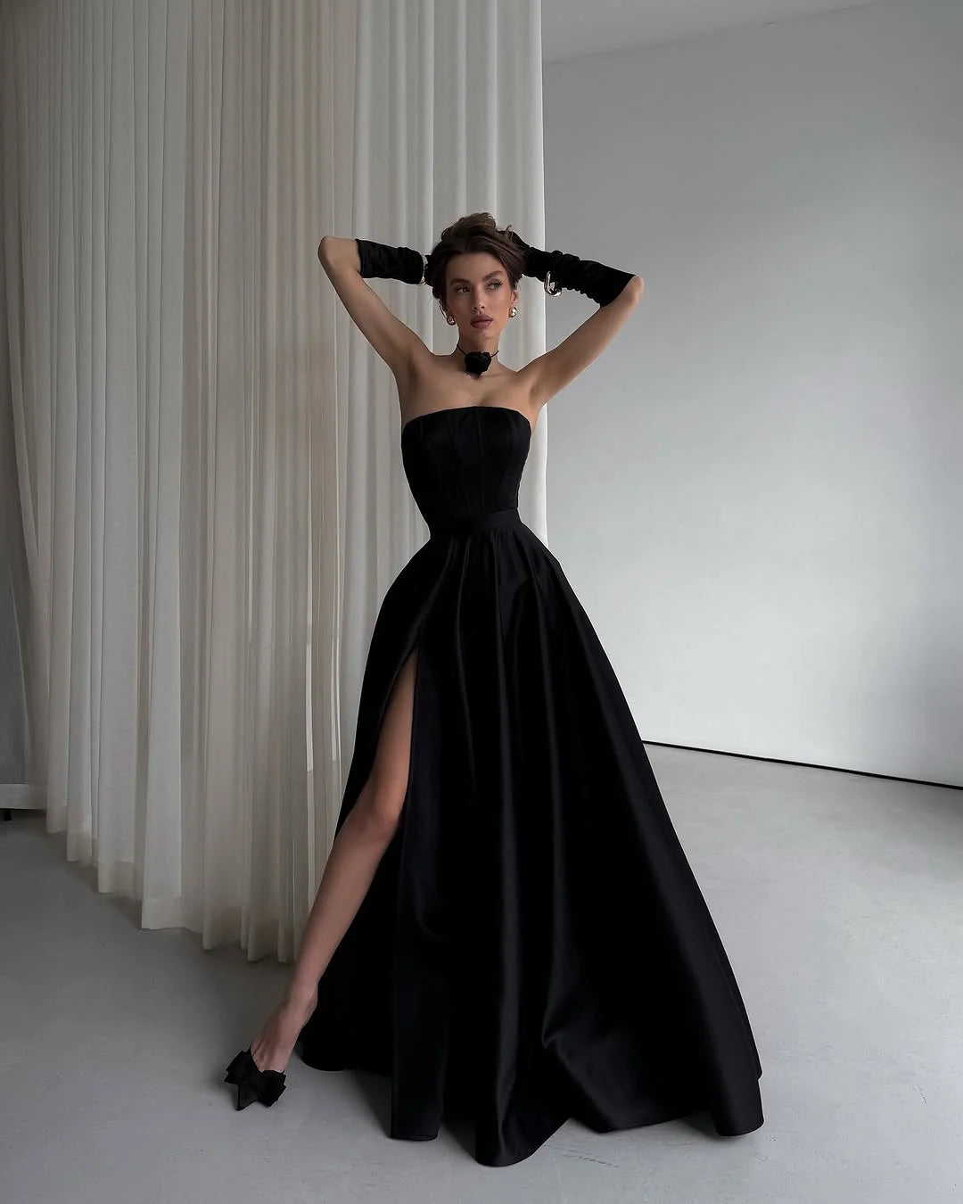 Black Charming Strapless Split Prom Dress With Neck