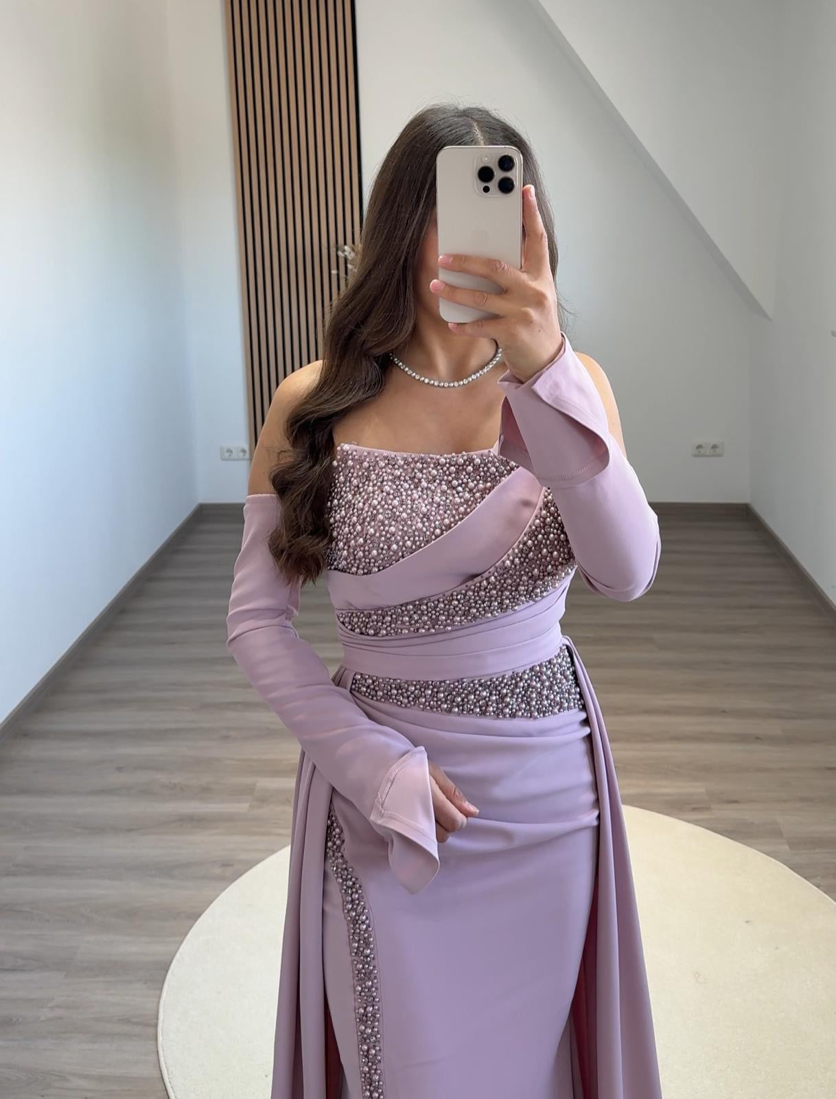 Long Sleeves V-Neck Appliques Empire-Waist Evening Dress