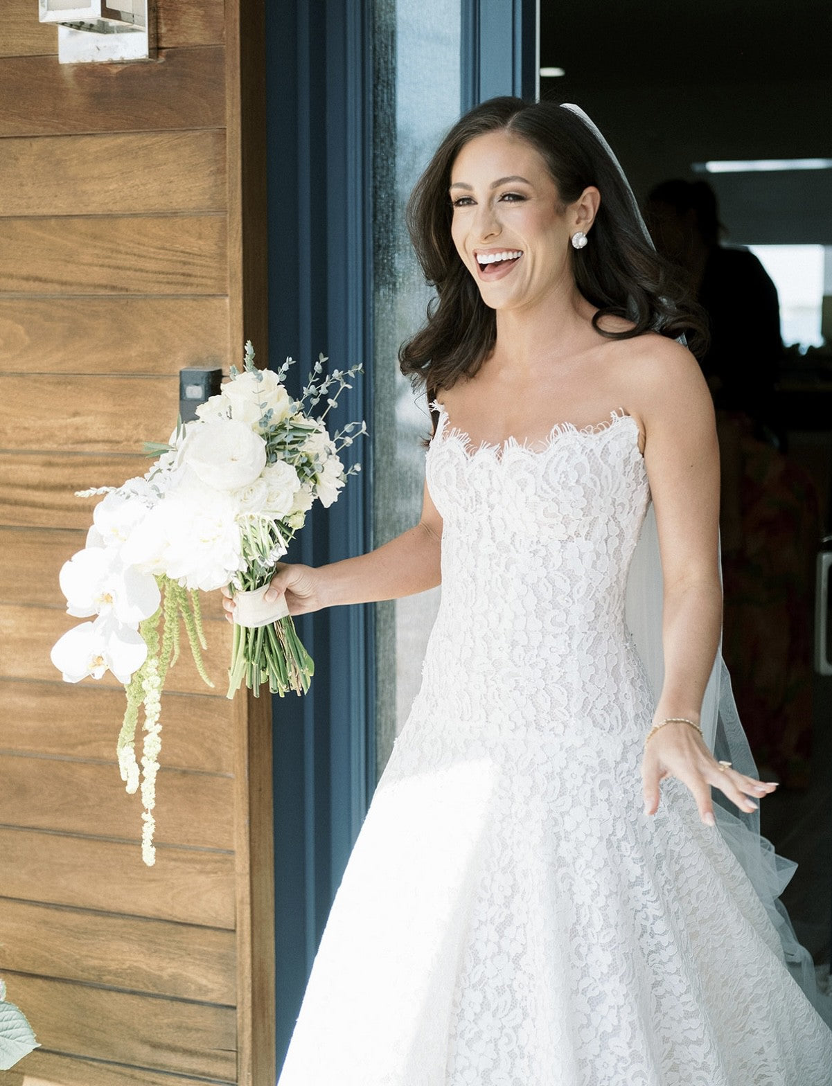 Long White A-line Strapless Lace Sleeveless Wedding Dress