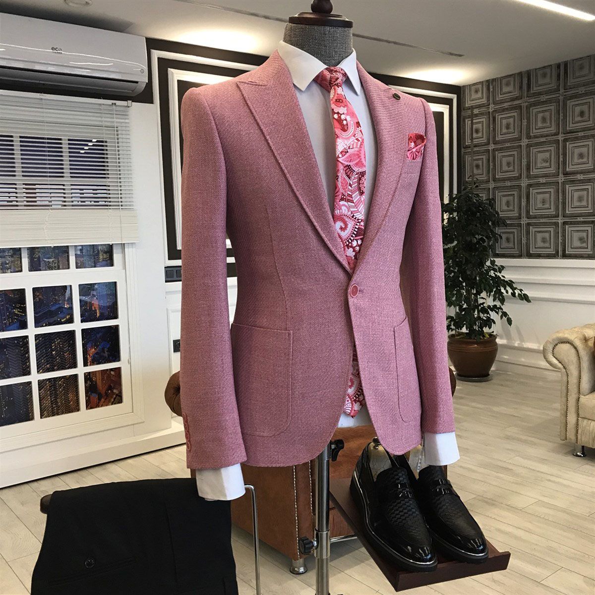 Simple Pink One Button New Best Suit For Men With Peaked Lapel Party