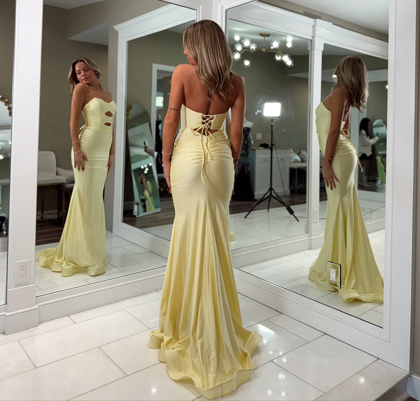 Women's Strapless Satin Keyhole Sweetheart Prom Dresses