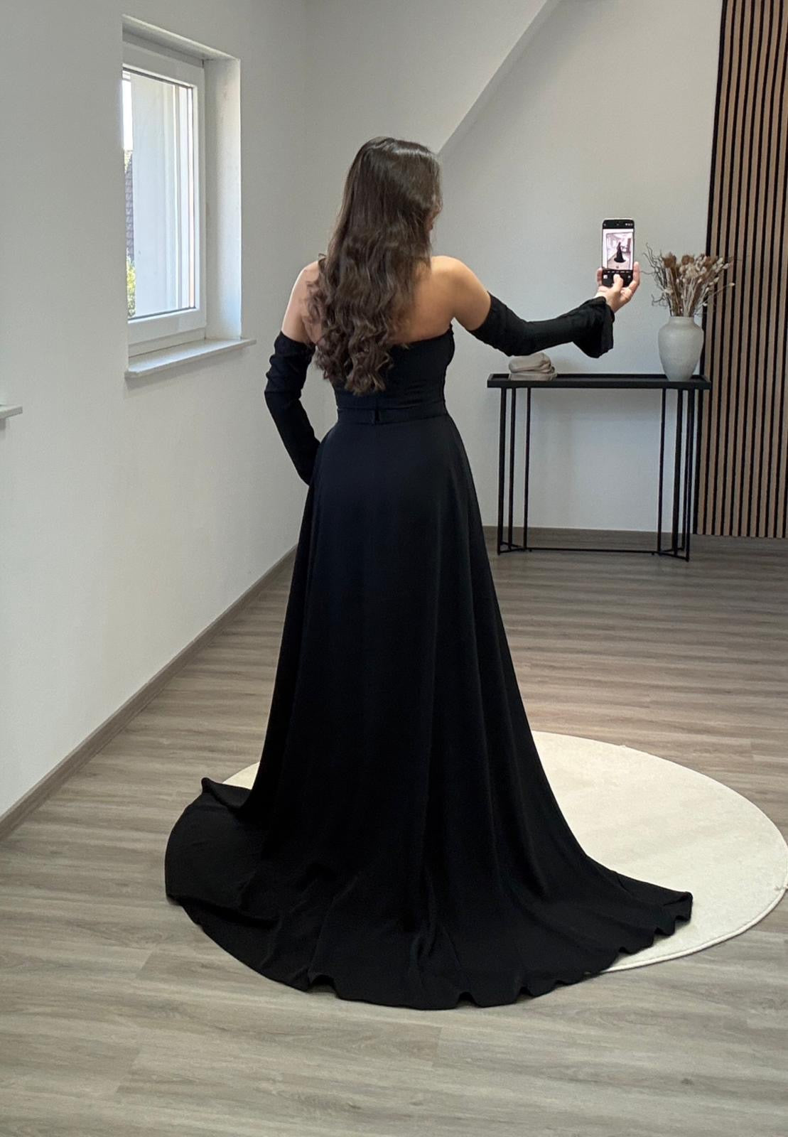 Long Sleeves V-Neck Appliques Empire-Waist Evening Dress