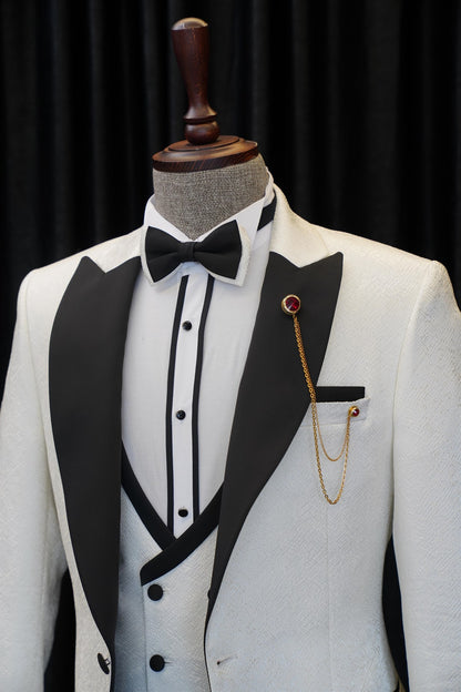 Fashion Style White Three Pieces Wedding Men suits With Black Peaked Lapel