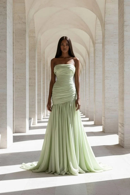 Elegant Strapless Sleeveless Square Prom Dress With Pleated