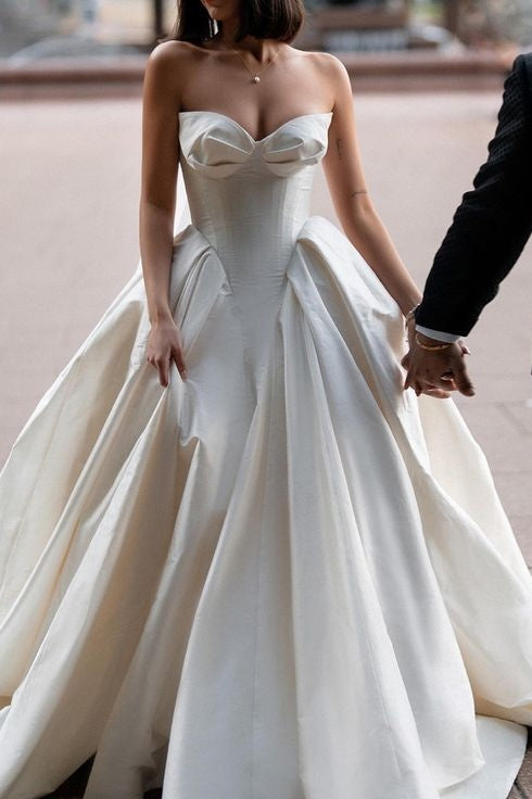Vintage Tafftea Long Ball Gown Wedding Dress