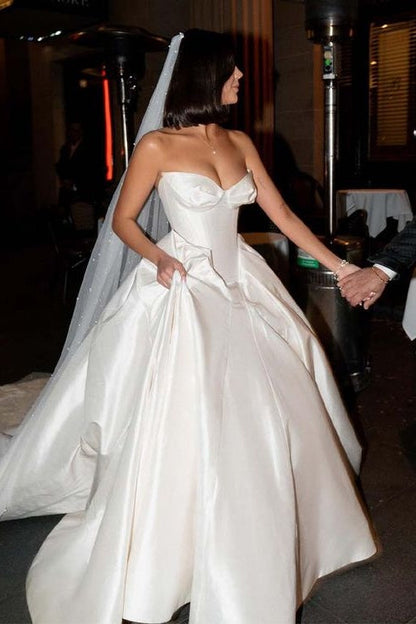 Vintage Tafftea Long Ball Gown Wedding Dress