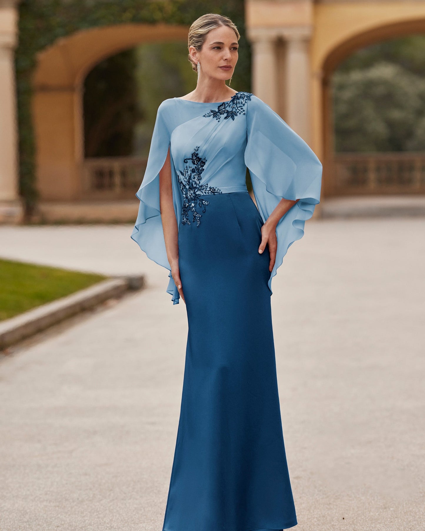 Scoop Long Sleeves Appliques Sheath Mother of Bride Dress