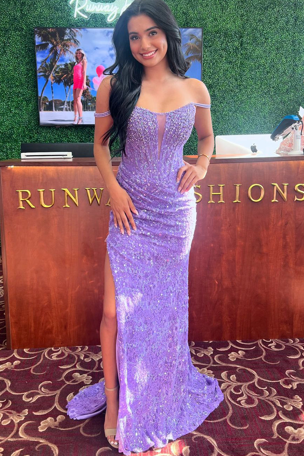 Charming Mermaid Scoop Neck Purple Lace Long Prom Dress