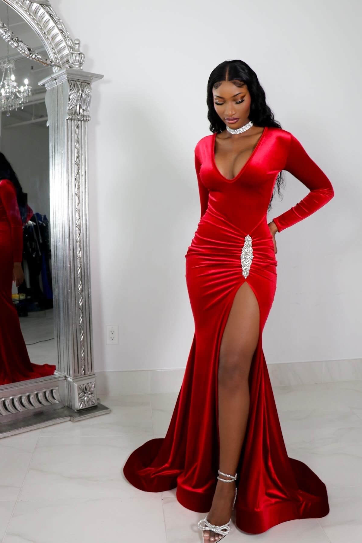 Simple Red V-Neck Prom Dress Long Sleeves Mermaid Velvet with High Slit