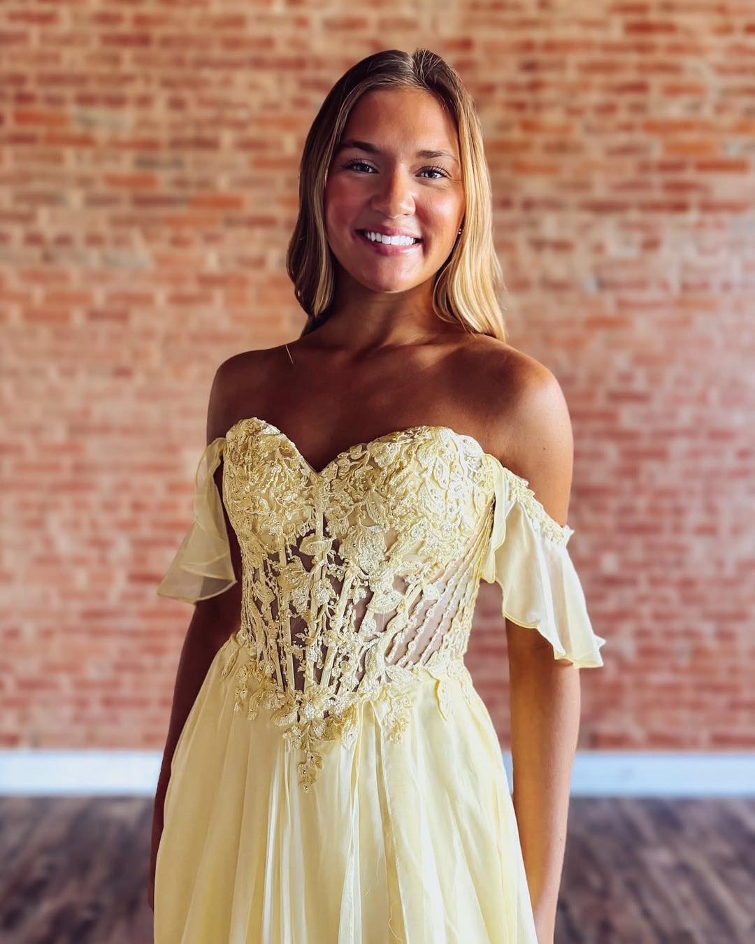 A Line Chiffon Long Prom Dresses Lace Appliqued Party Gowns